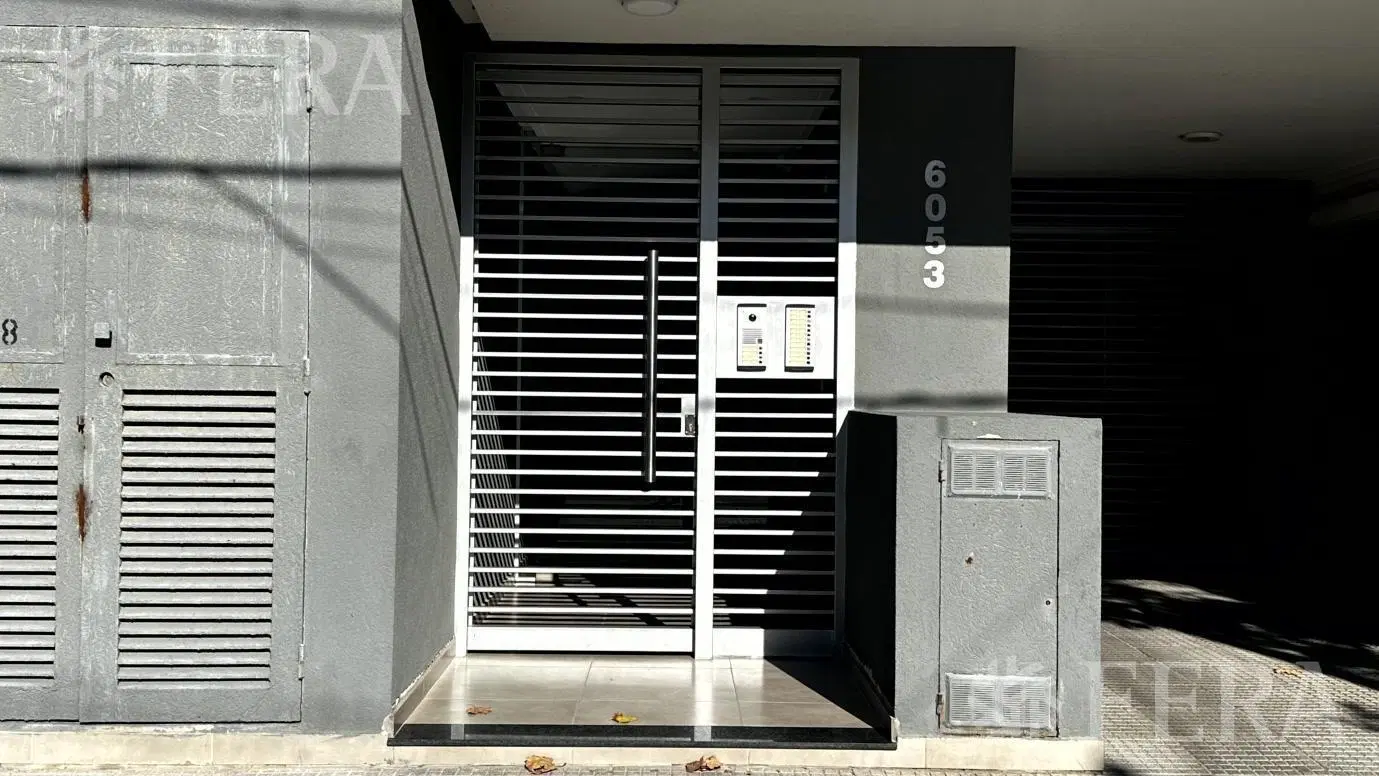 Venta departamento 3 ambientes con balcón en Wilde 2