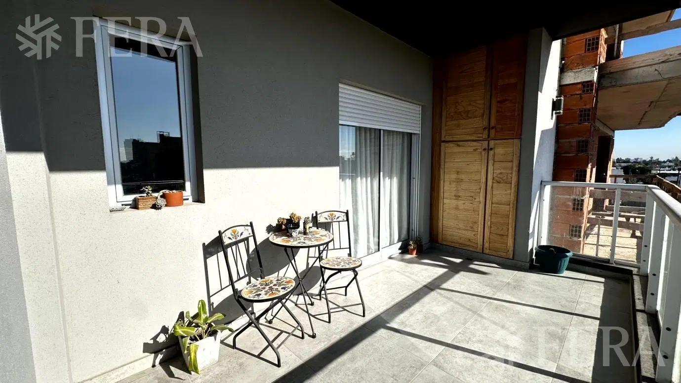 Venta departamento 3 ambientes con balcón en Wilde 5