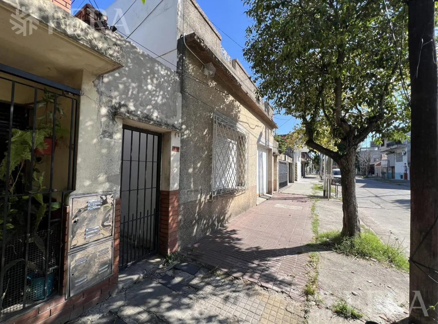Venta PH 2 ambientes con terraza en Wilde 4