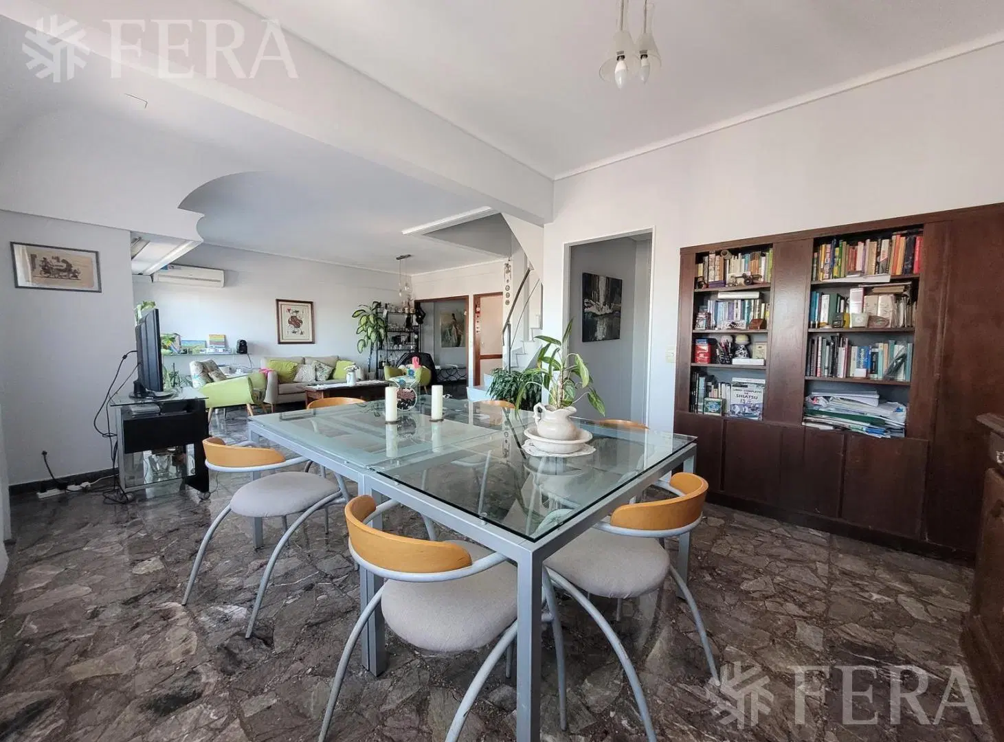 Venta de departamento de 4 ambientes con balcón en Wilde 1