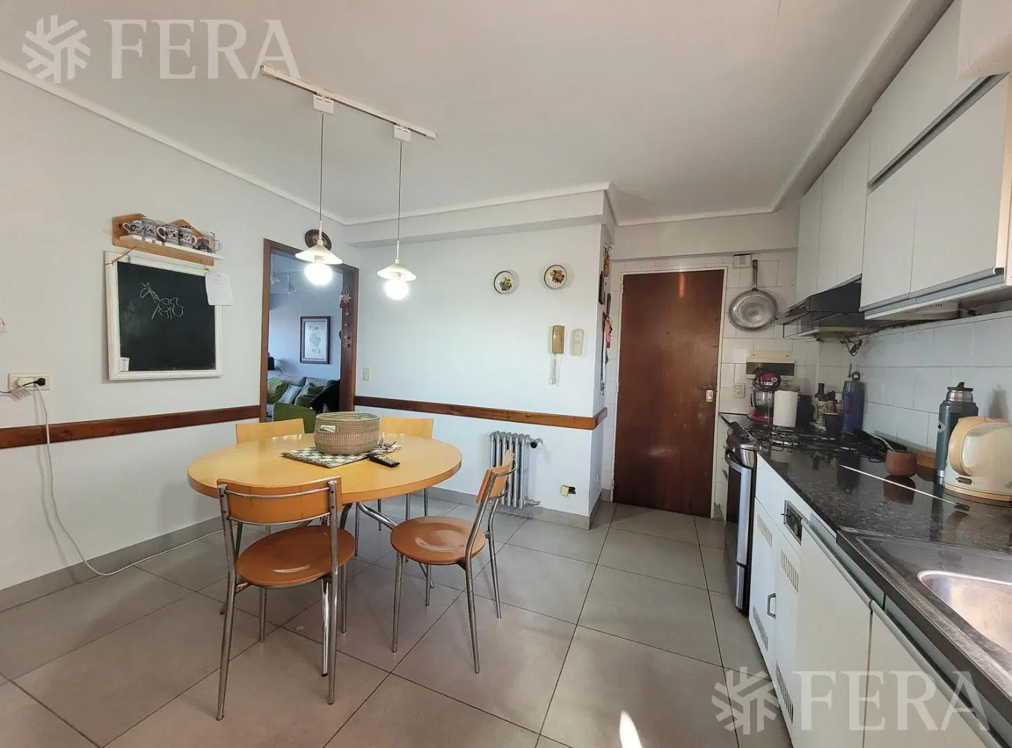 Venta de departamento de 4 ambientes con balcón en Wilde 4