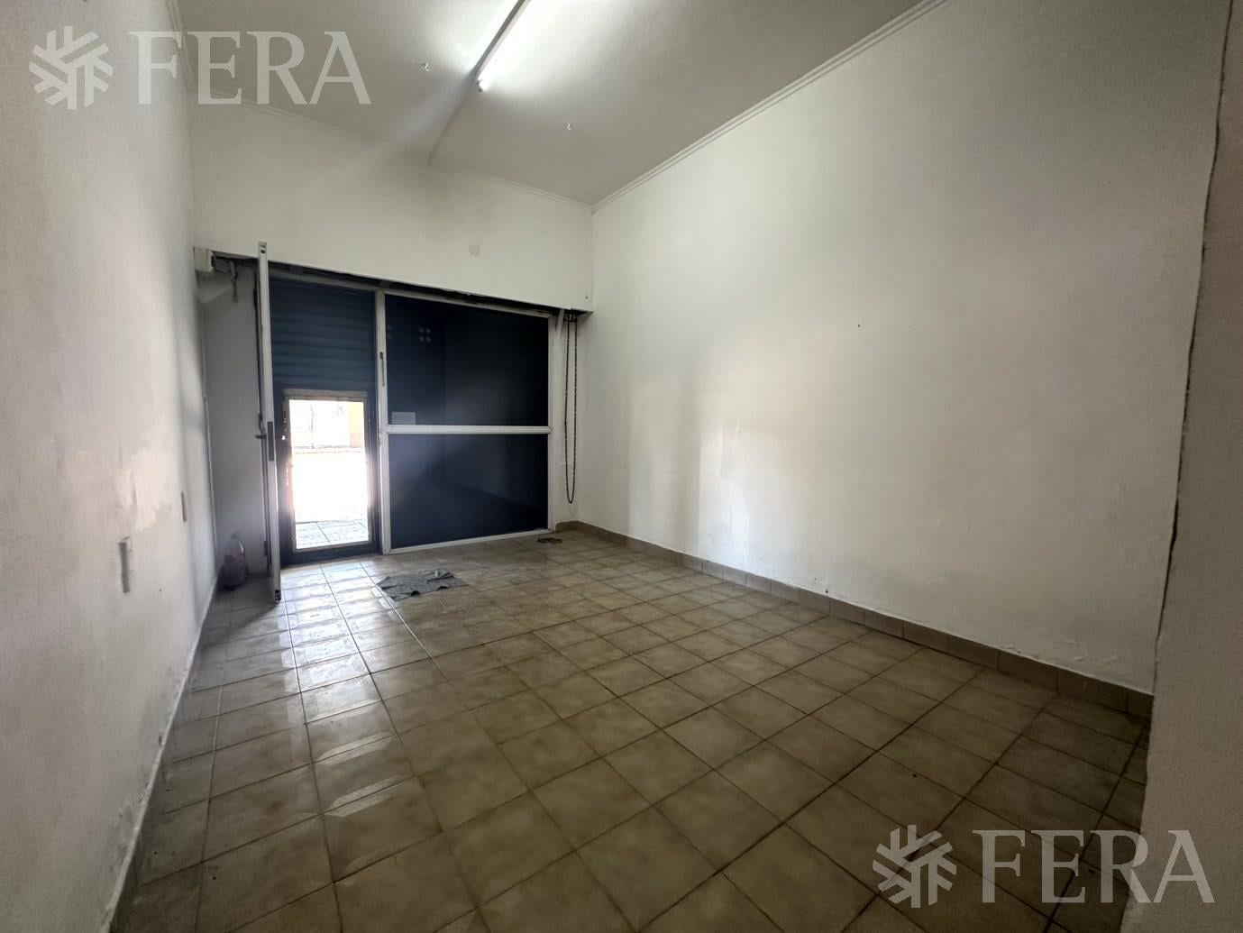 Venta PH 3 ambientes con local en Wilde