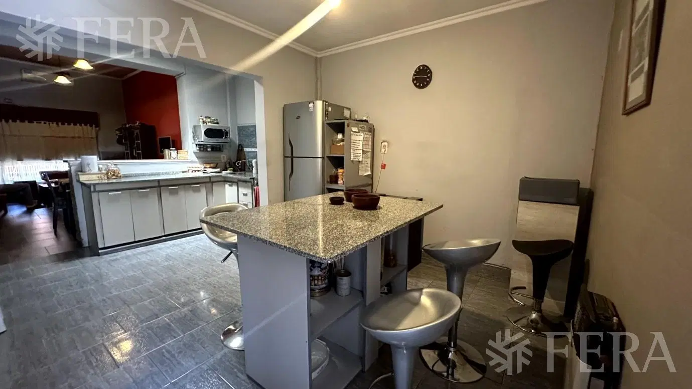 Venta casa 3 ambientes con cochera en Wilde 4