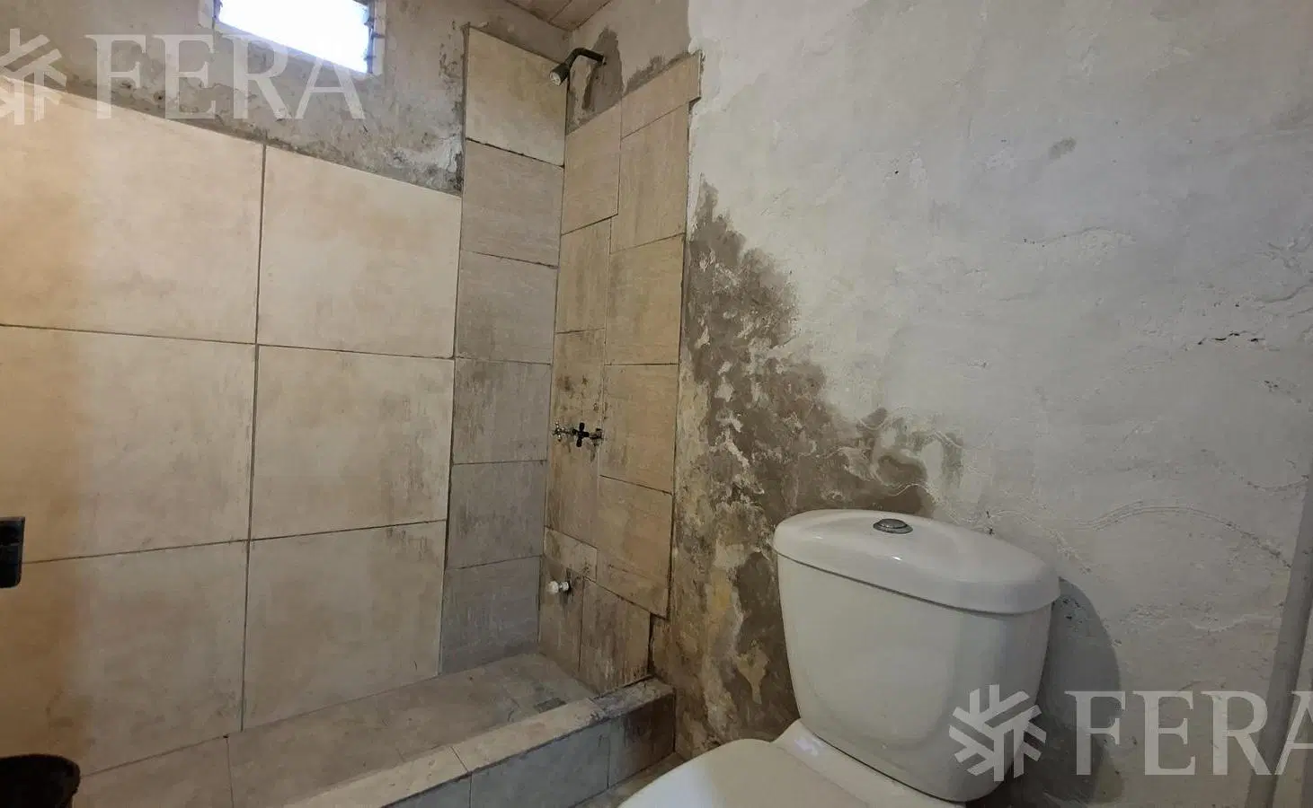 Venta casa para dos familias con jardín en Wilde 2
