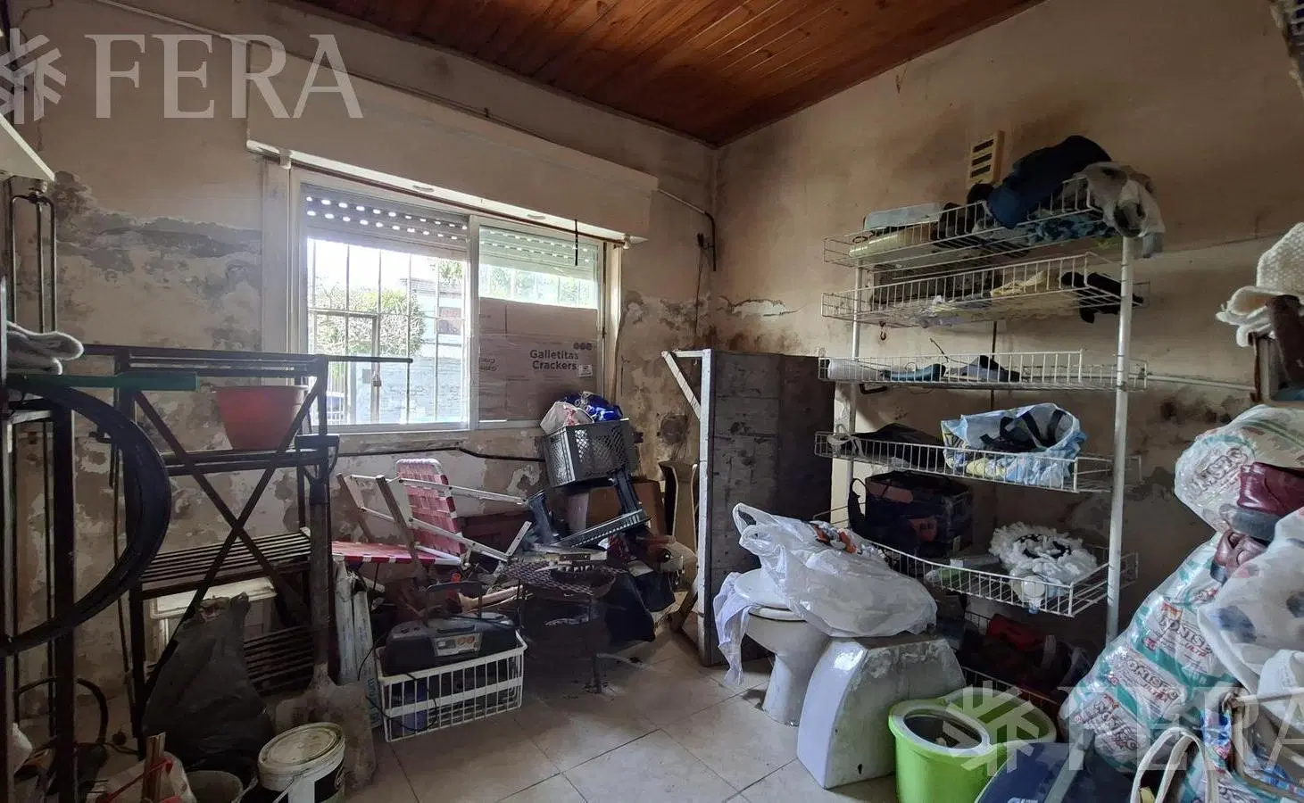 Venta casa para dos familias con jardín en Wilde 4