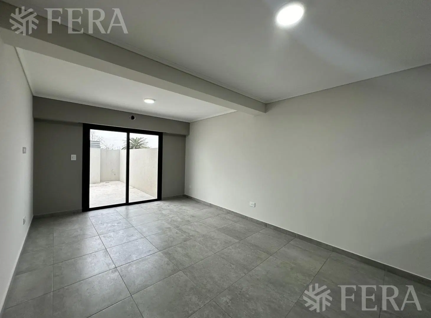 Venta de Departamento 2 ambientes con patio y cochera en Villa Dominico 2