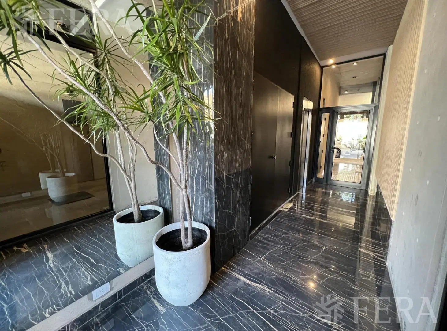 Venta departamento 1 ambientes con balcón en Wilde 5