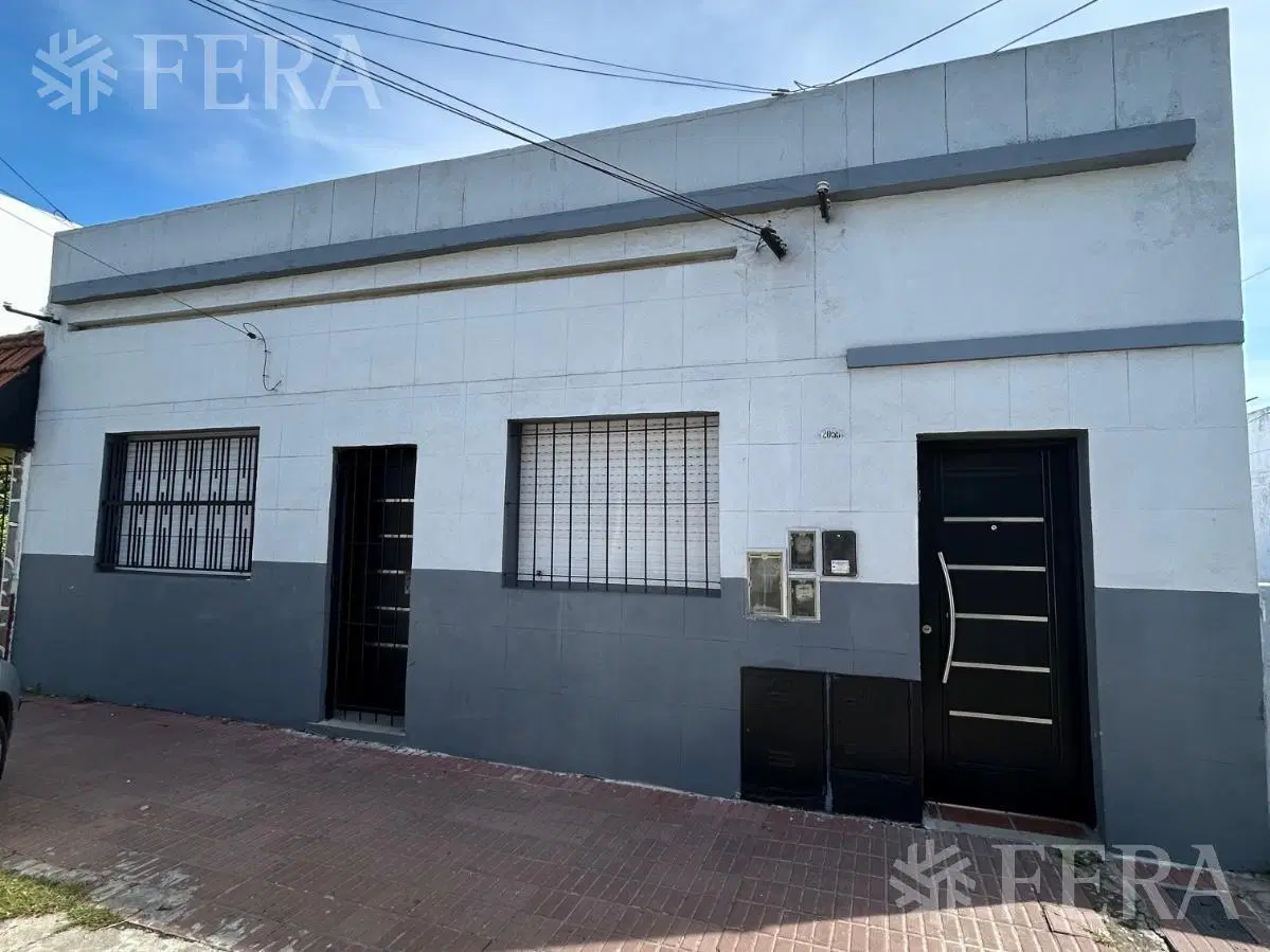 Venta de Casa multifamiliar en Lanus 2