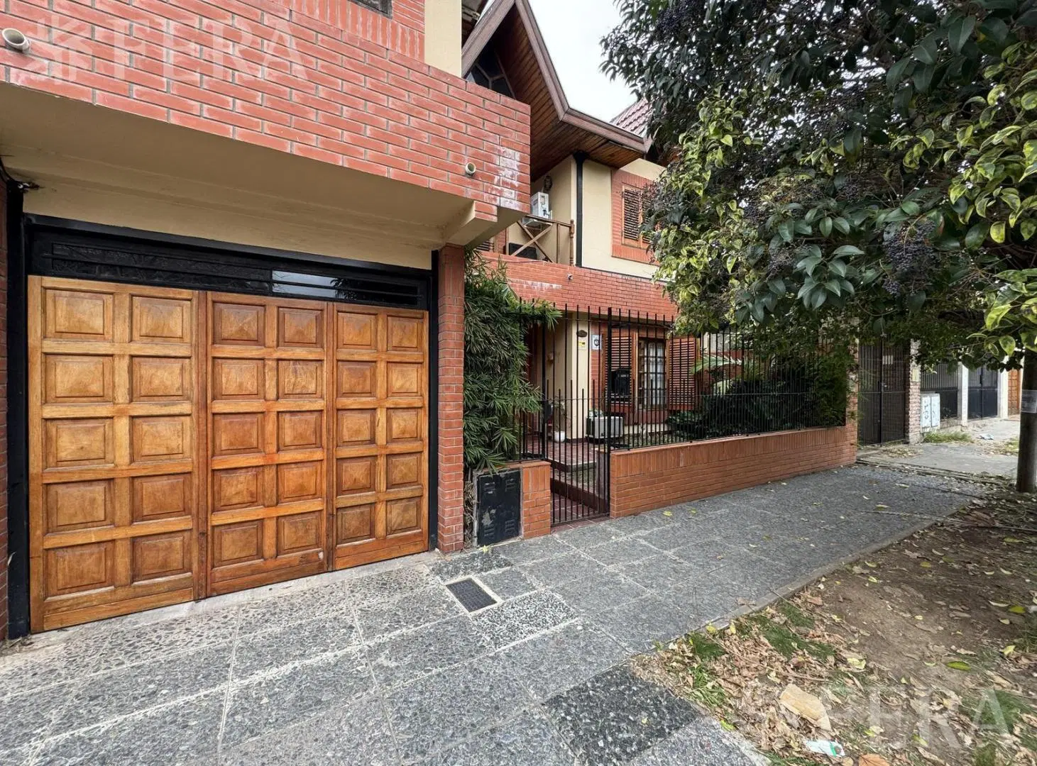 Venta casa 5 ambientes con cochera en Ezpeleta Quilmes 3