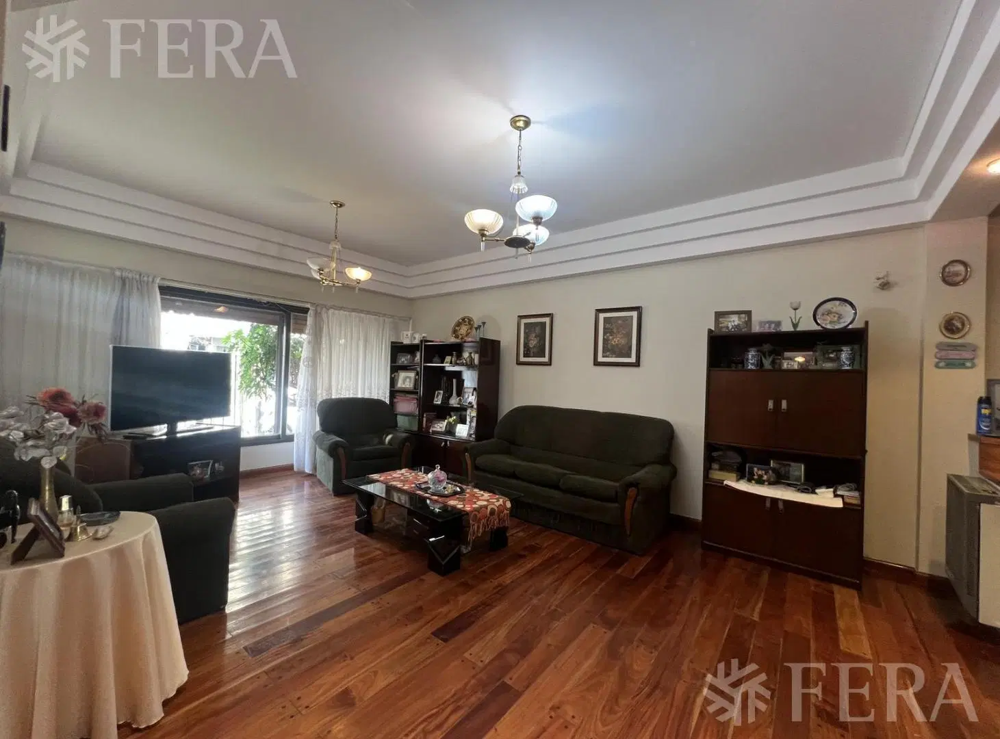 Venta de casa 4 ambientes con cochera y fondo libre en Wilde 5