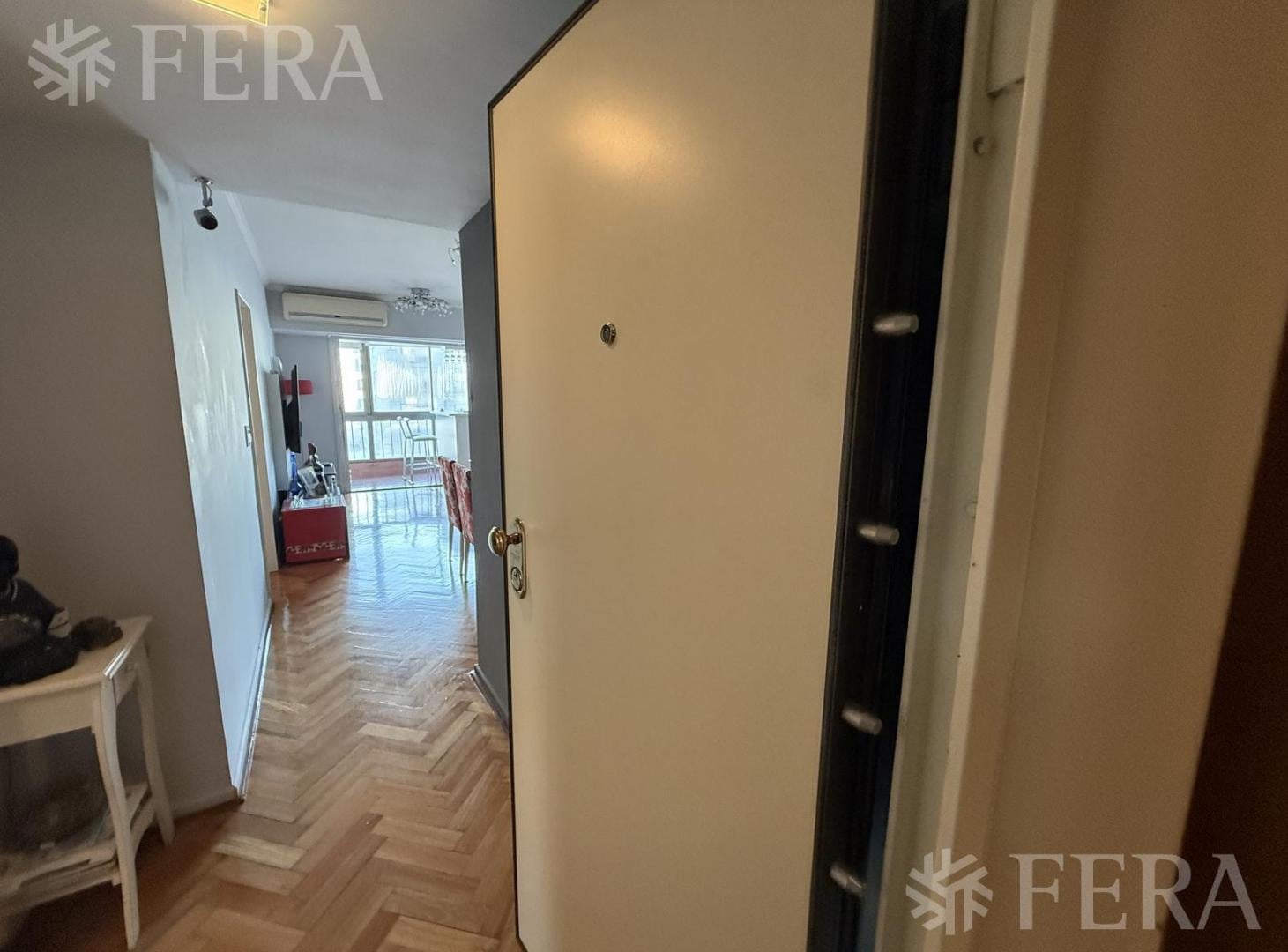 Venta departamento 4 ambientes con balcón en Wilde