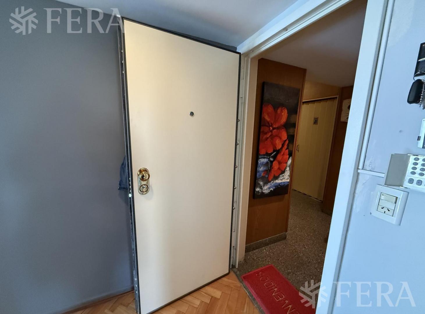 Venta departamento 4 ambientes con balcón en Wilde