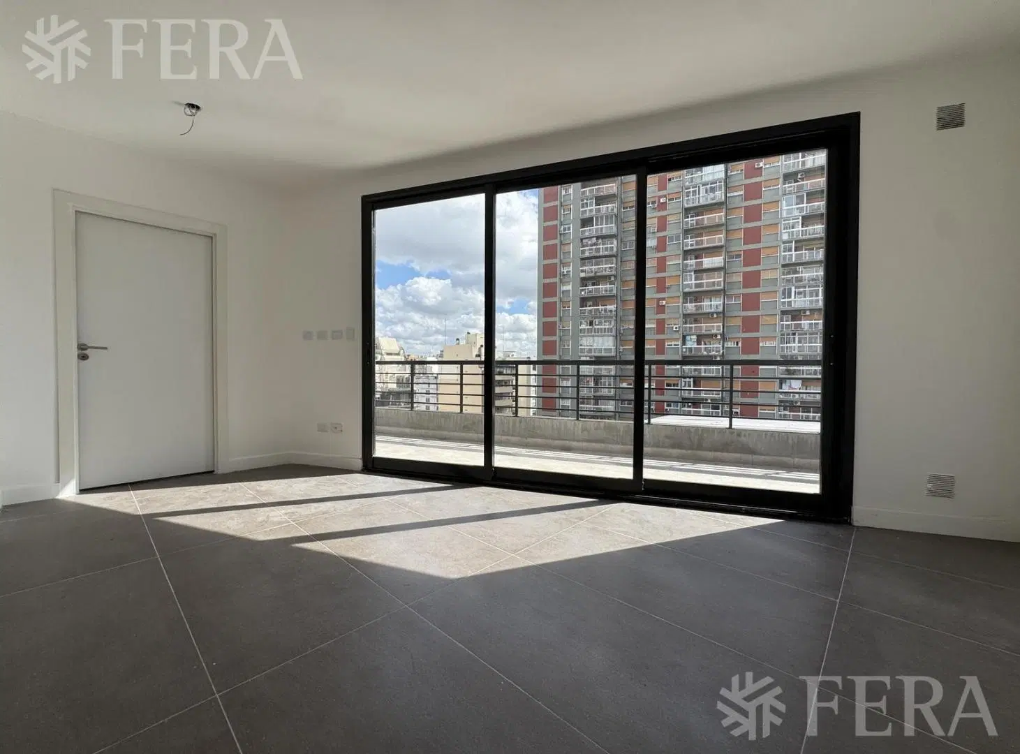 Venta monoambiente con balcón en Almagro 1