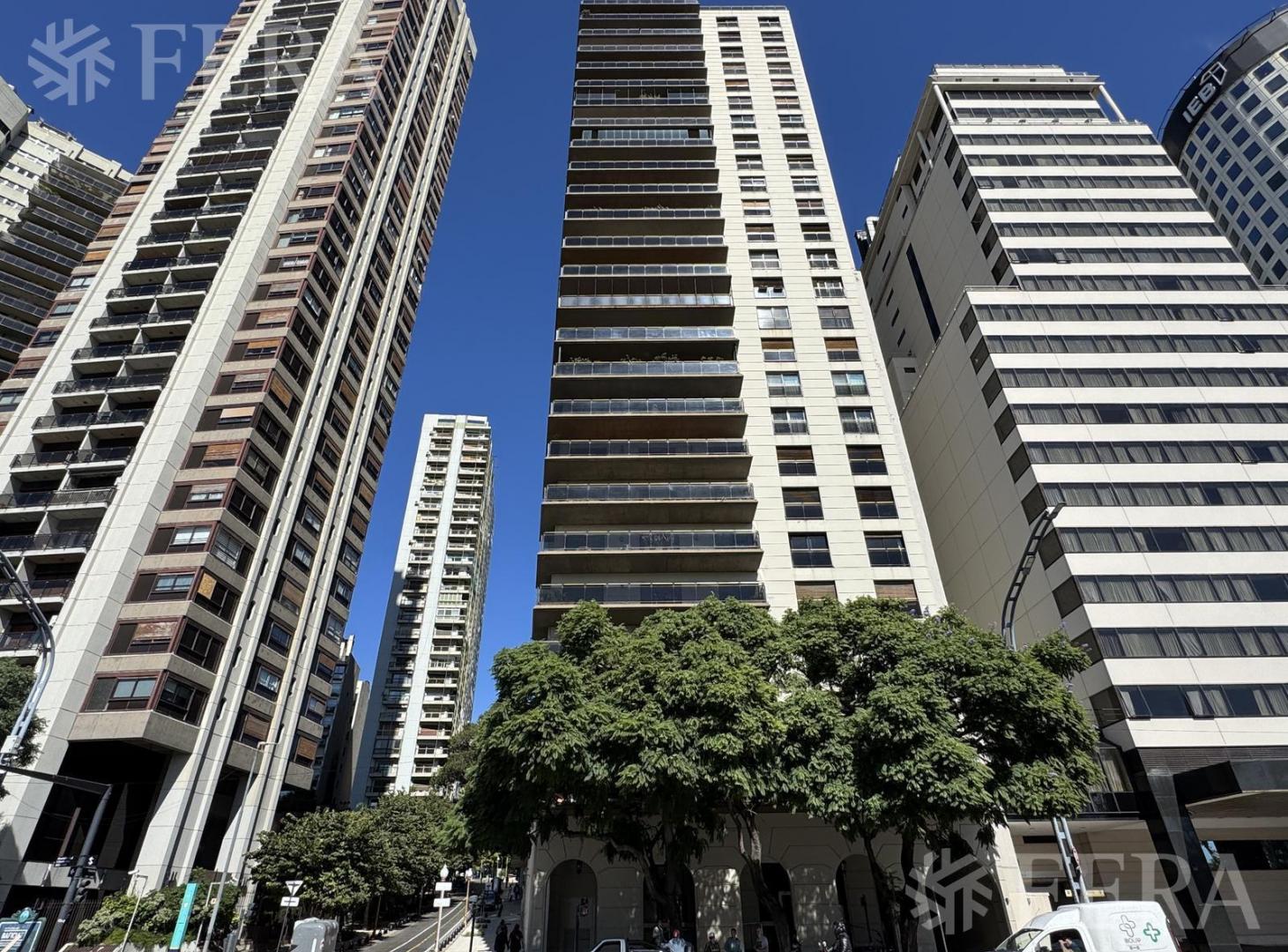 Venta de Departamento 5 ambientes con cochera y baulera en Retiro