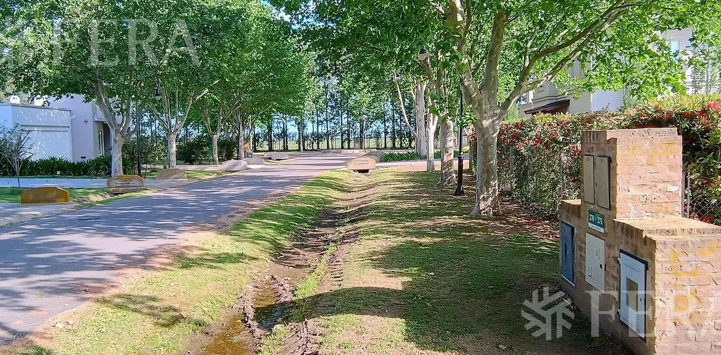 Venta de lote en Haras del Sur II-La Plata 1