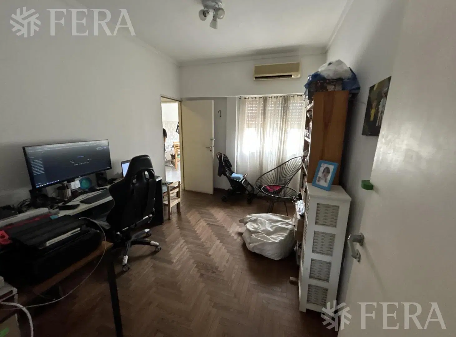 Venta de departamento 4 ambientes con local en Piñeyro 5