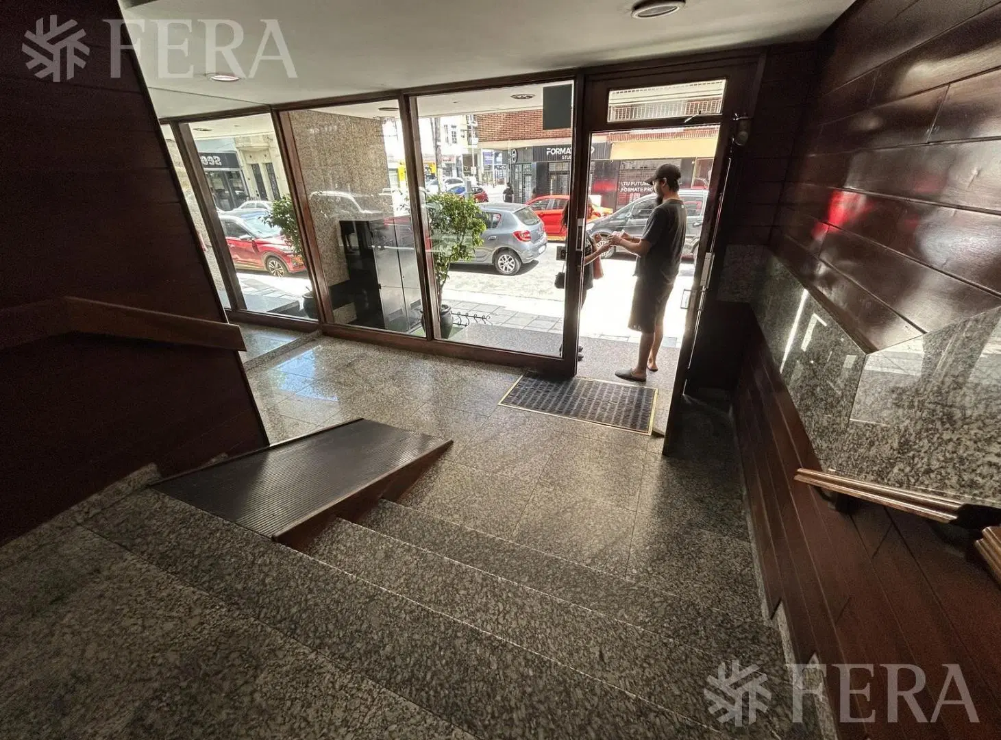 Venta departamento 3 ambientes con balcón en Avellaneda 2