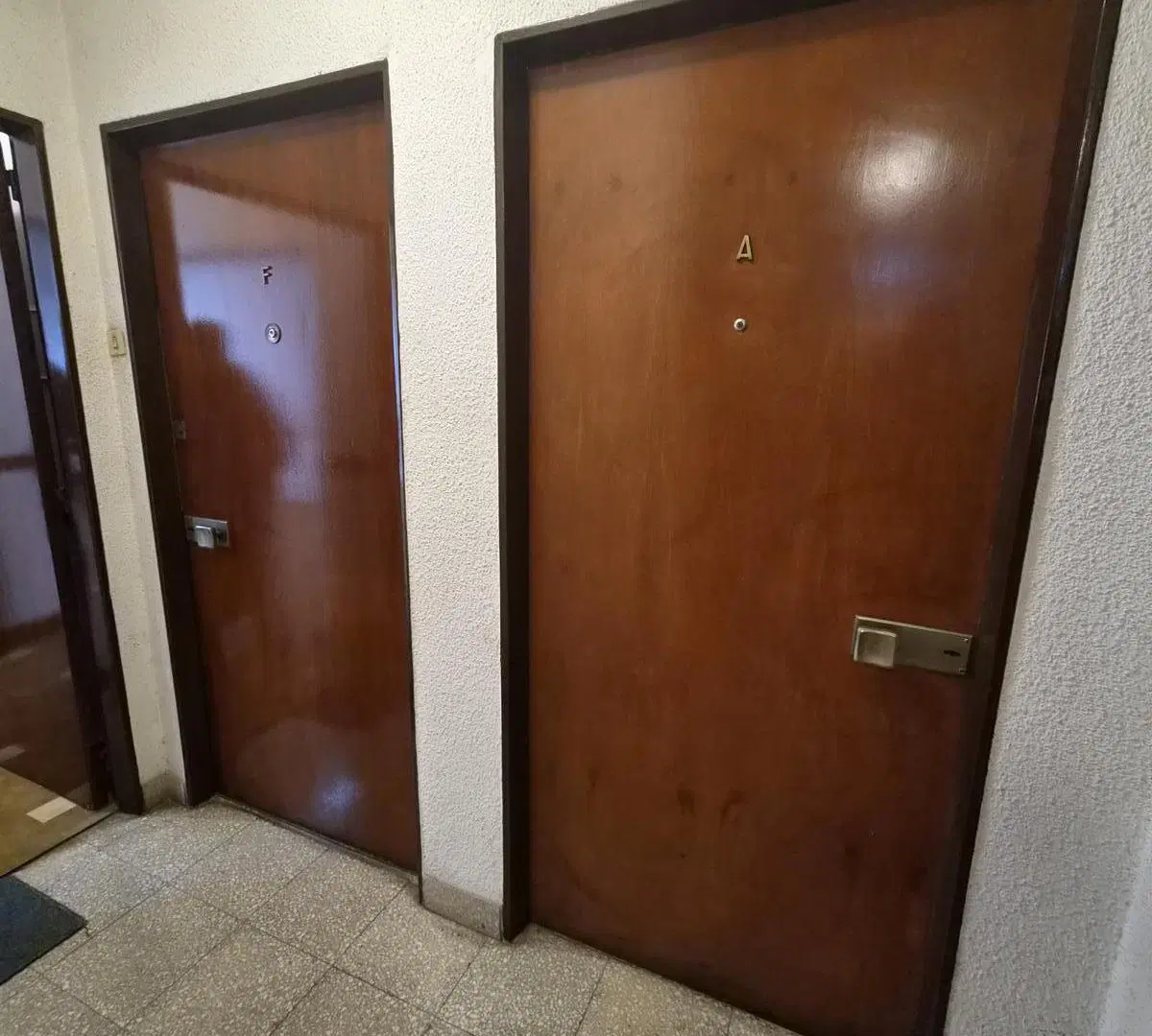 Venta departamento 3 ambientes con balcón en Wilde 4