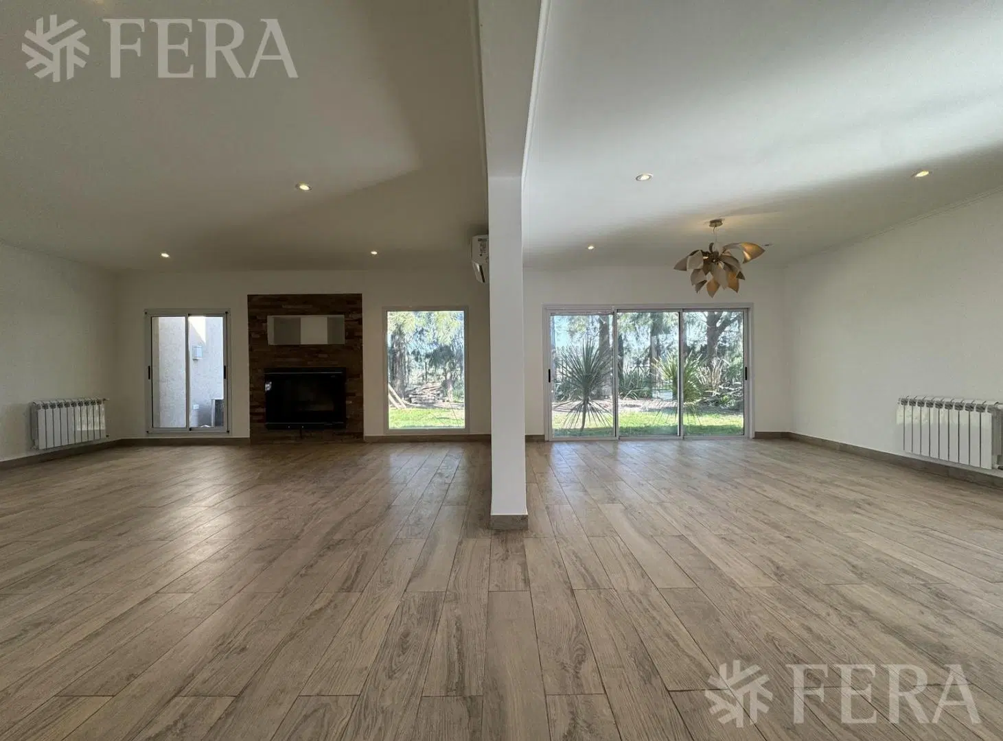 Venta de Casa 4 ambientes con piscina Club de Campo Miralagos 2- La Plata 5
