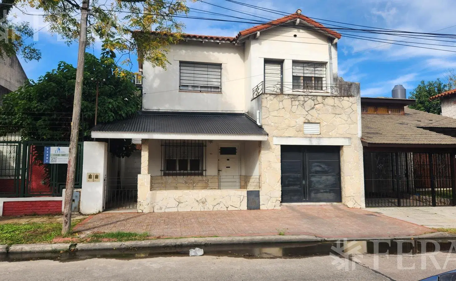 Venta 4 ambientes con piscina y parrilla en Bernal 1