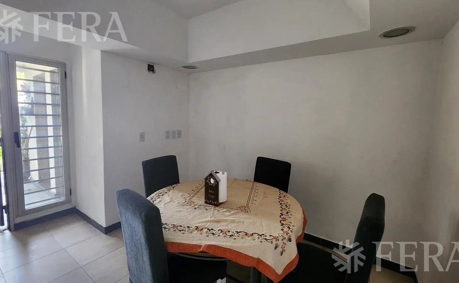 Venta 4 ambientes con piscina y parrilla en Bernal 3