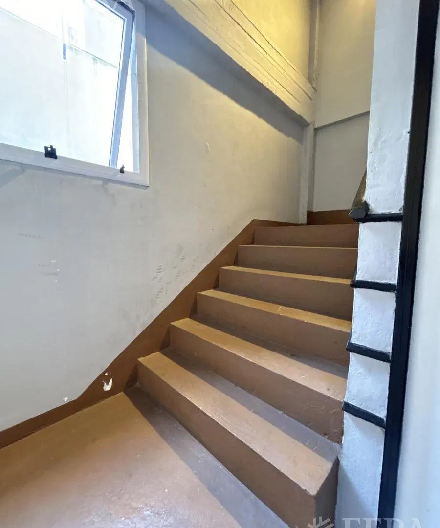 Venta departamento monoambiente con balcón en Wilde 4