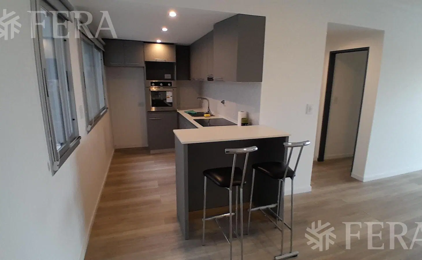 Alquiler Departamento 2 ambientes con balcón y cochera en Wilde 2