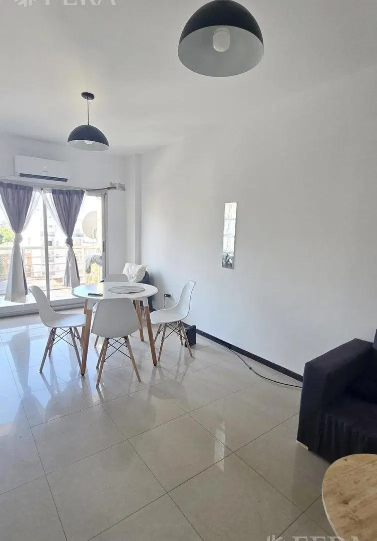 Venta Departamento 2 ambientes con balcón en Wilde 5