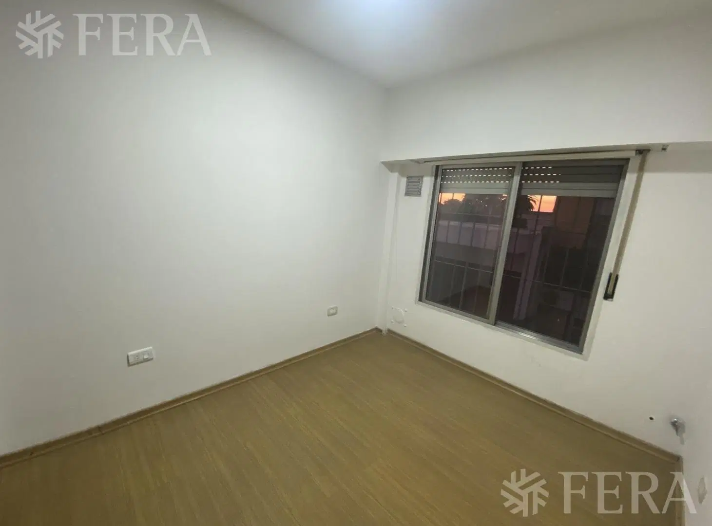 Alquiler de departamento de 3 ambientes con balcon en Villa dominico 8