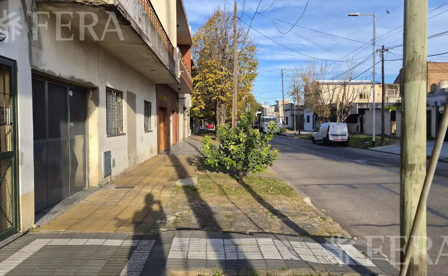 Venta casa 6 ambientes con cochera en Wilde 2