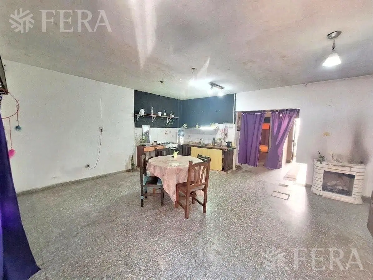 Venta casa para dos familias con terraza en Lanús 2