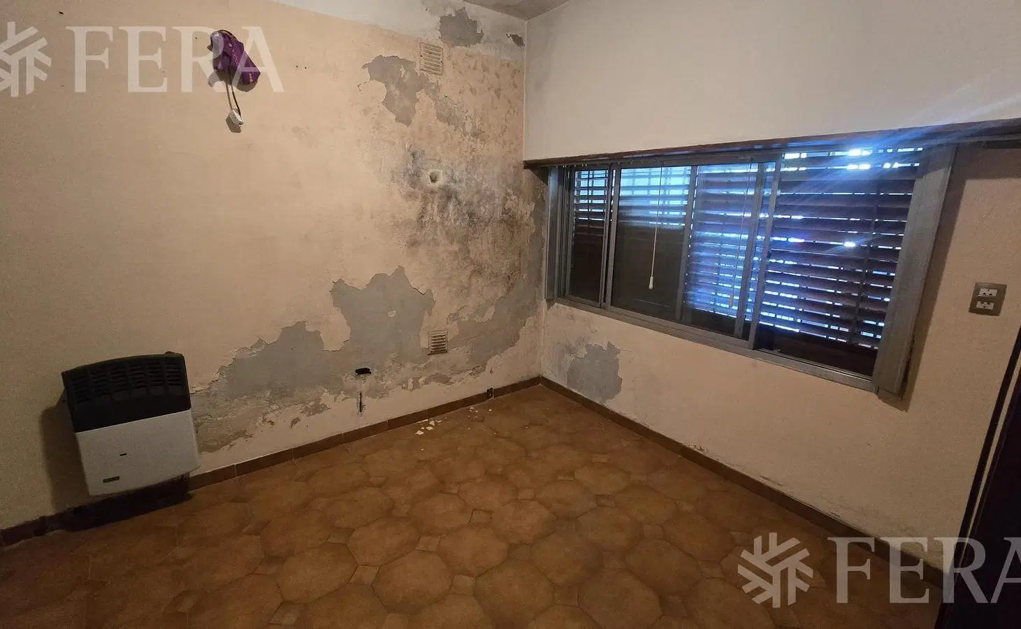 Venta casa 3 ambientes con cochera en Sarandi 5