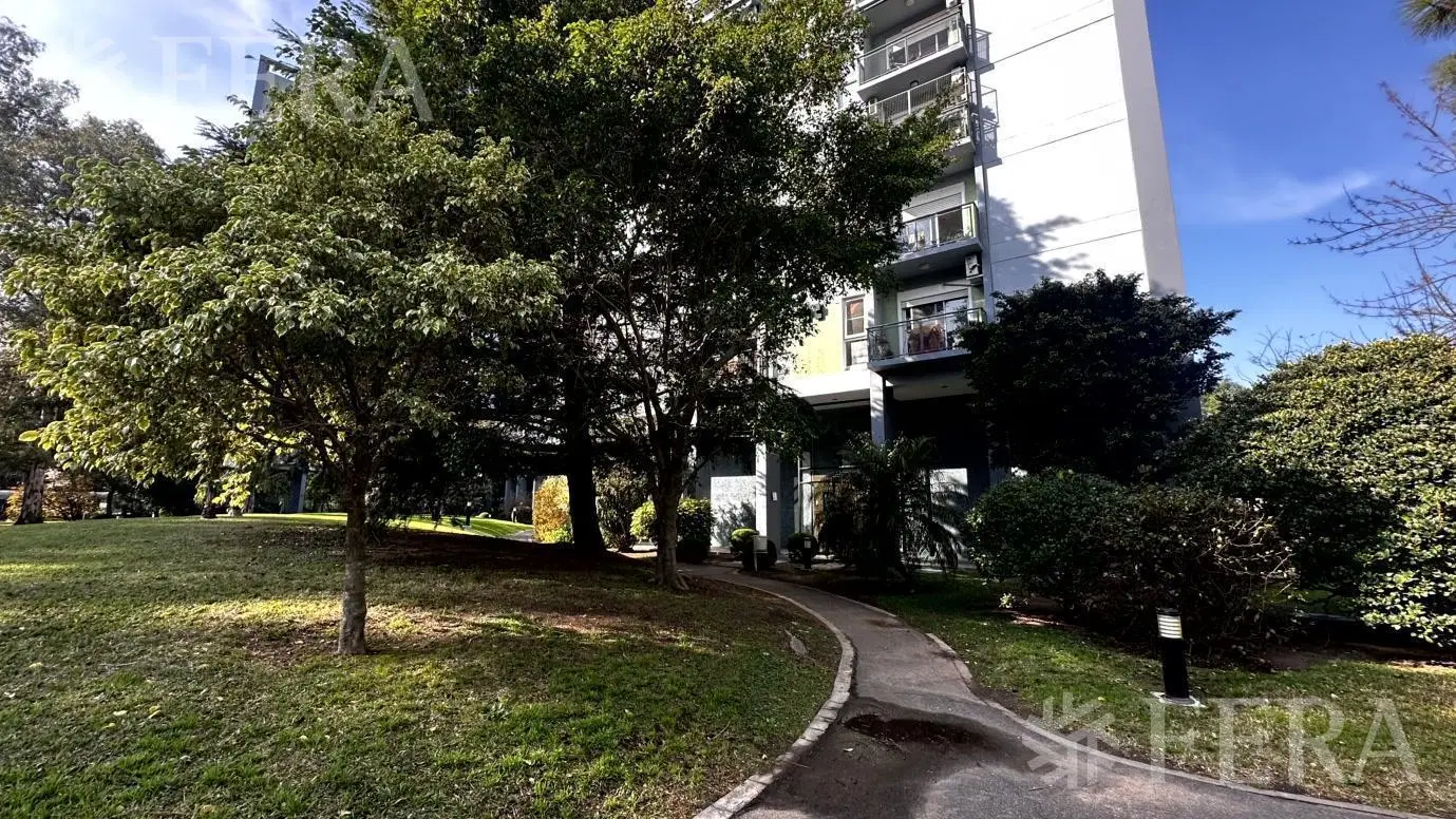 Venta departamento 4 ambientes con balcón  en Wilde 2