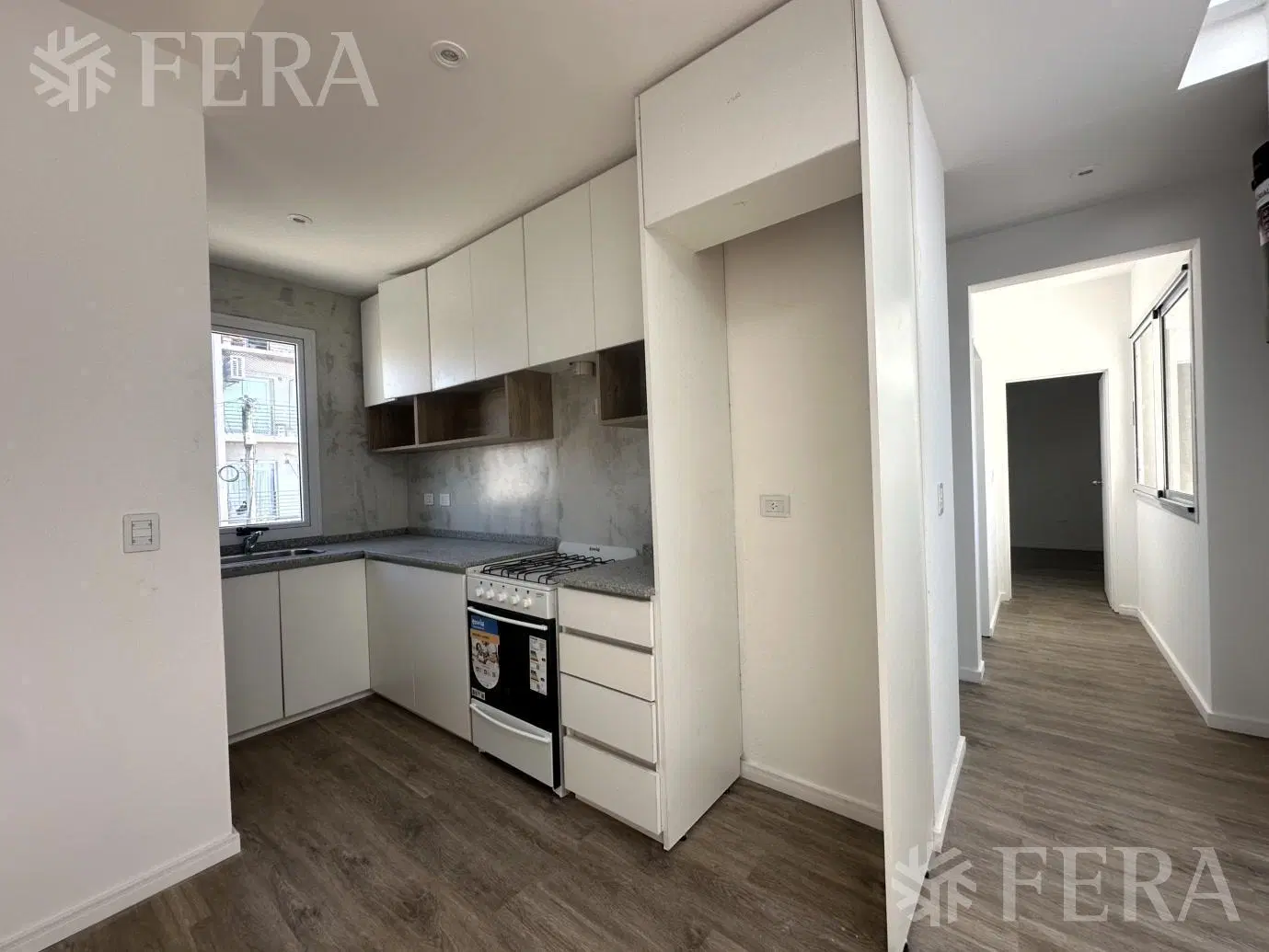 Venta departamento 3 ambientes con balcón en Wilde 3