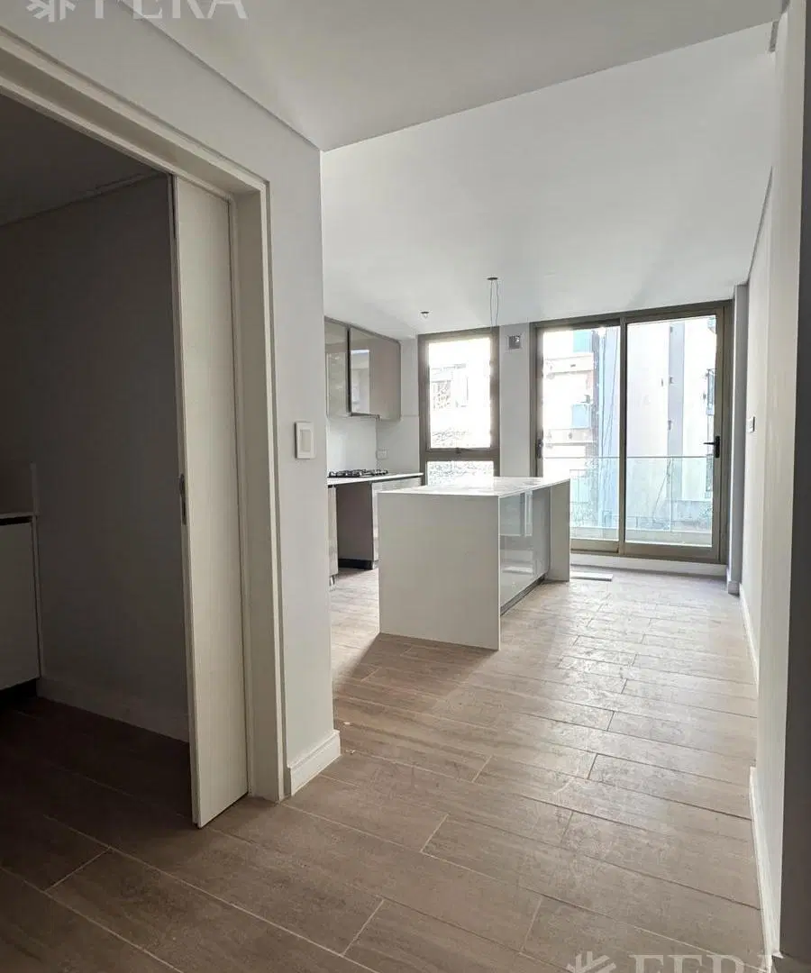 Venta Departamento 4 ambientes con dependencia, balcón y 2 cocheras en Palermo 4