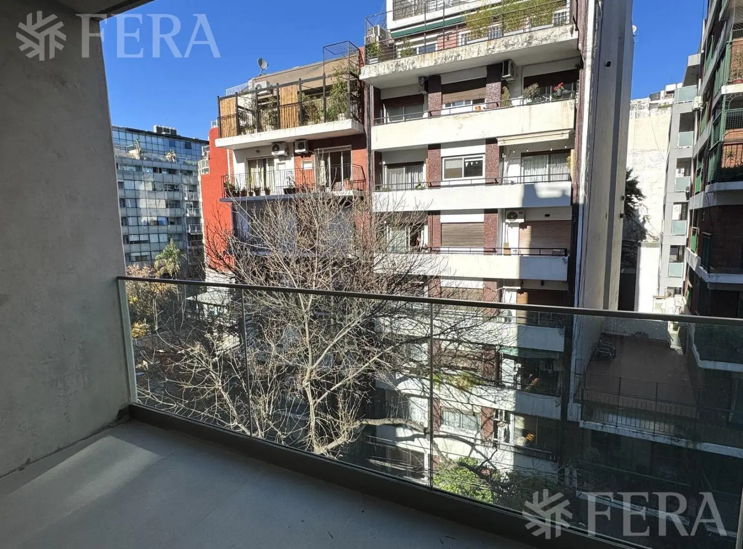 Venta Departamento 4 ambientes con dependencia, balcón y 2 cocheras en Palermo 5