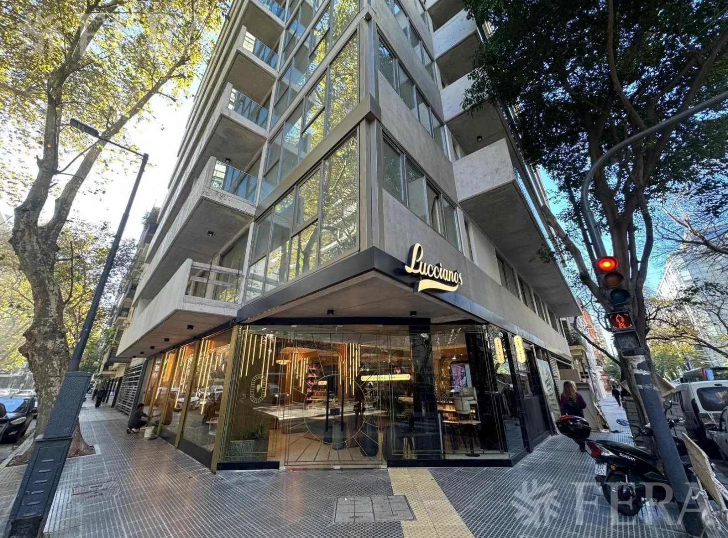 Venta Departamento 4 ambientes con dependencia, balcón y 2 cocheras en Palermo 2