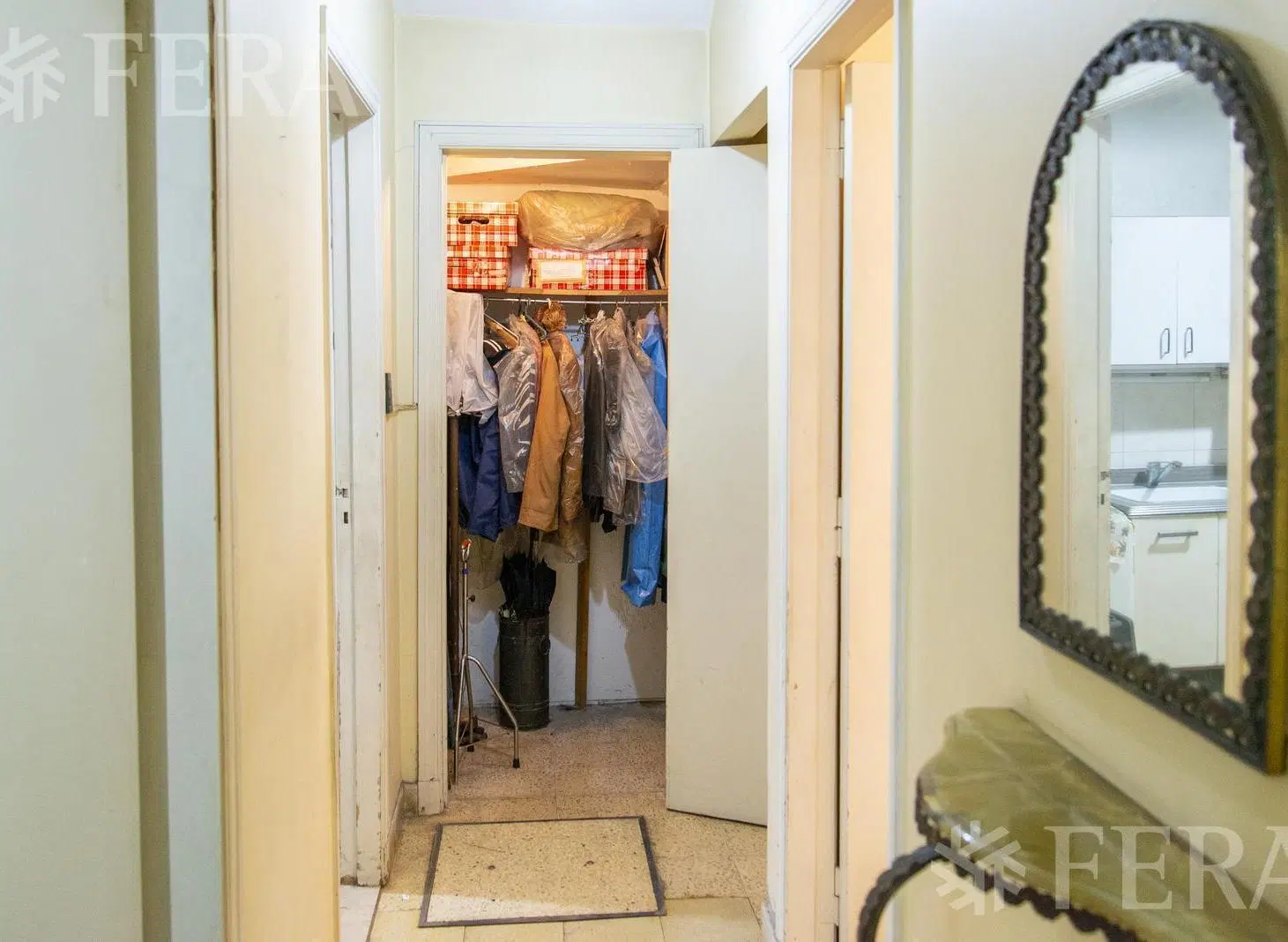 Venta PH 2 ambientes con patio en Sarandi 4