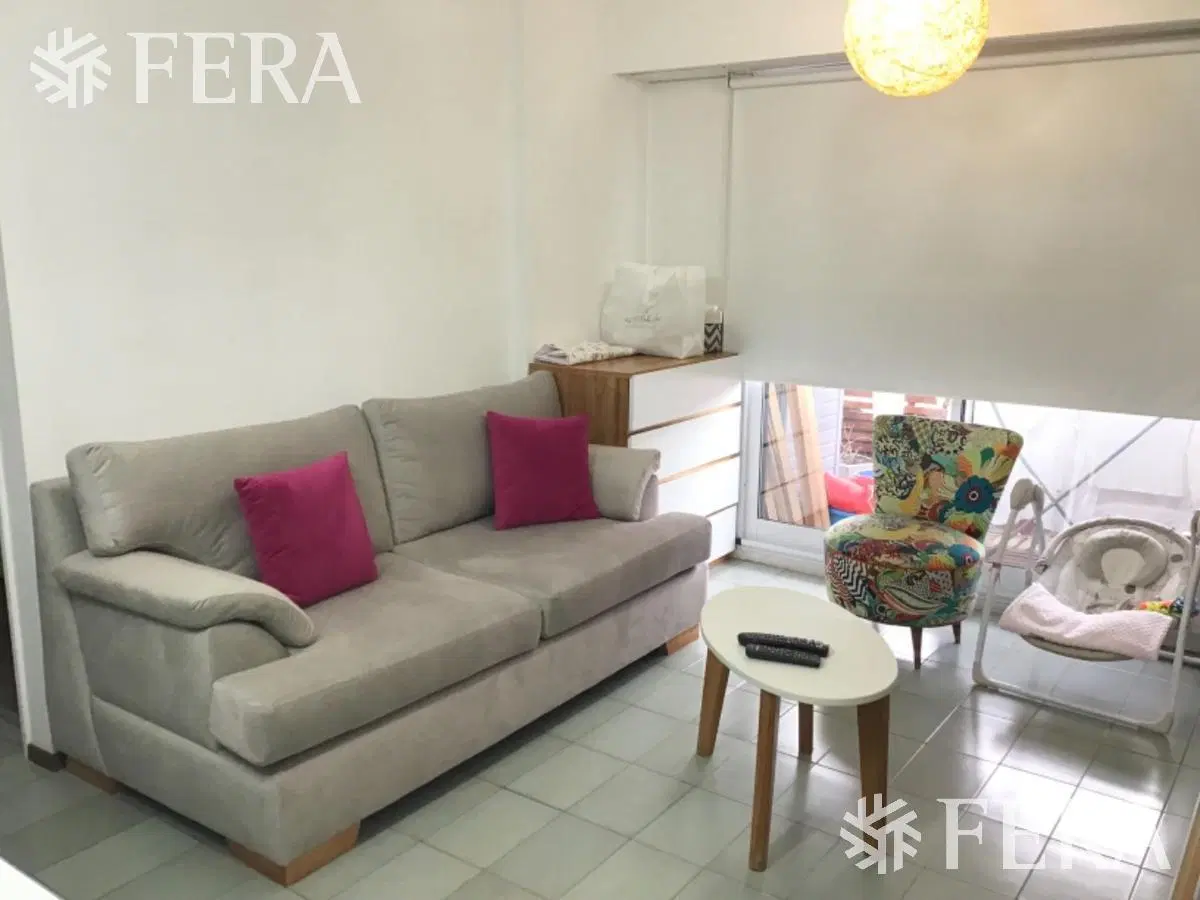 Venta de departamento de 2 ambientes con balcón en Quilmes 2