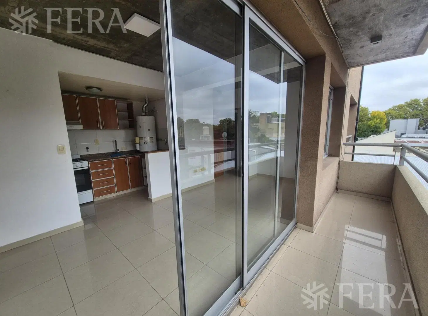 Alquiler departamento 2 ambientes con balcón en Florencio Varela 3