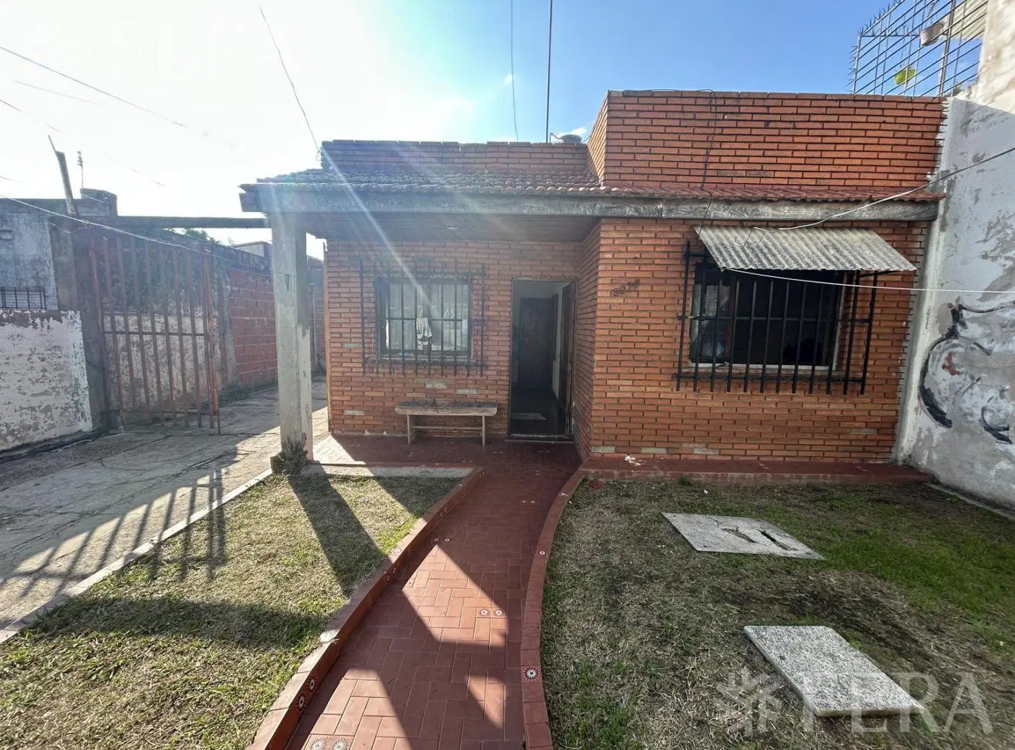 Venta Casa de 3 ambientes con patio en Villa Dominico 5