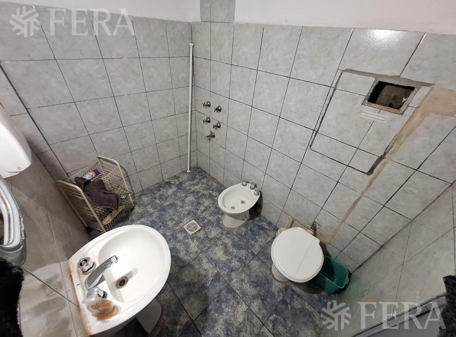 Venta local en Villa Domínico 8