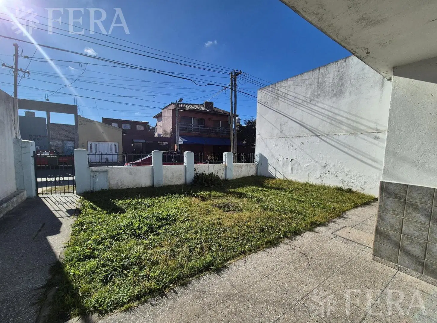Venta casa 3 ambientes con jardín en Bernal 8