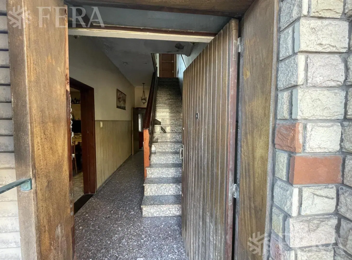 Venta casa 5 ambientes con cochera en Wilde 3