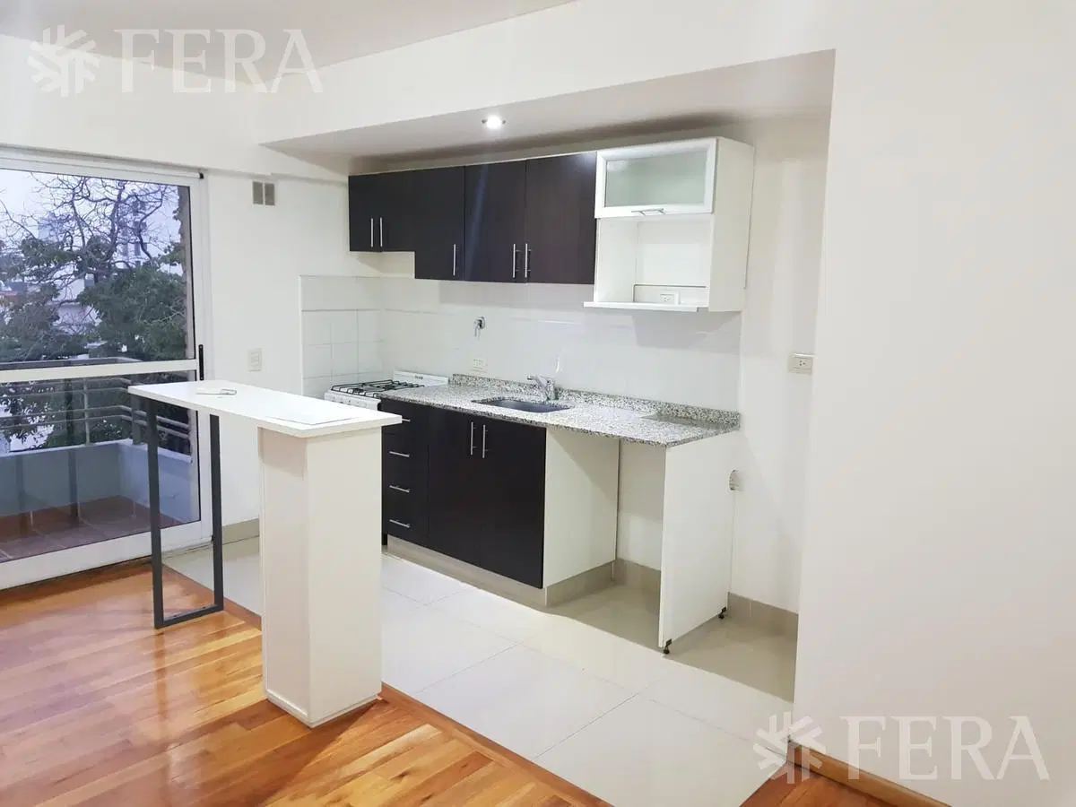 Alquiler de Departamento 2 ambientes con balcón en Wilde 8