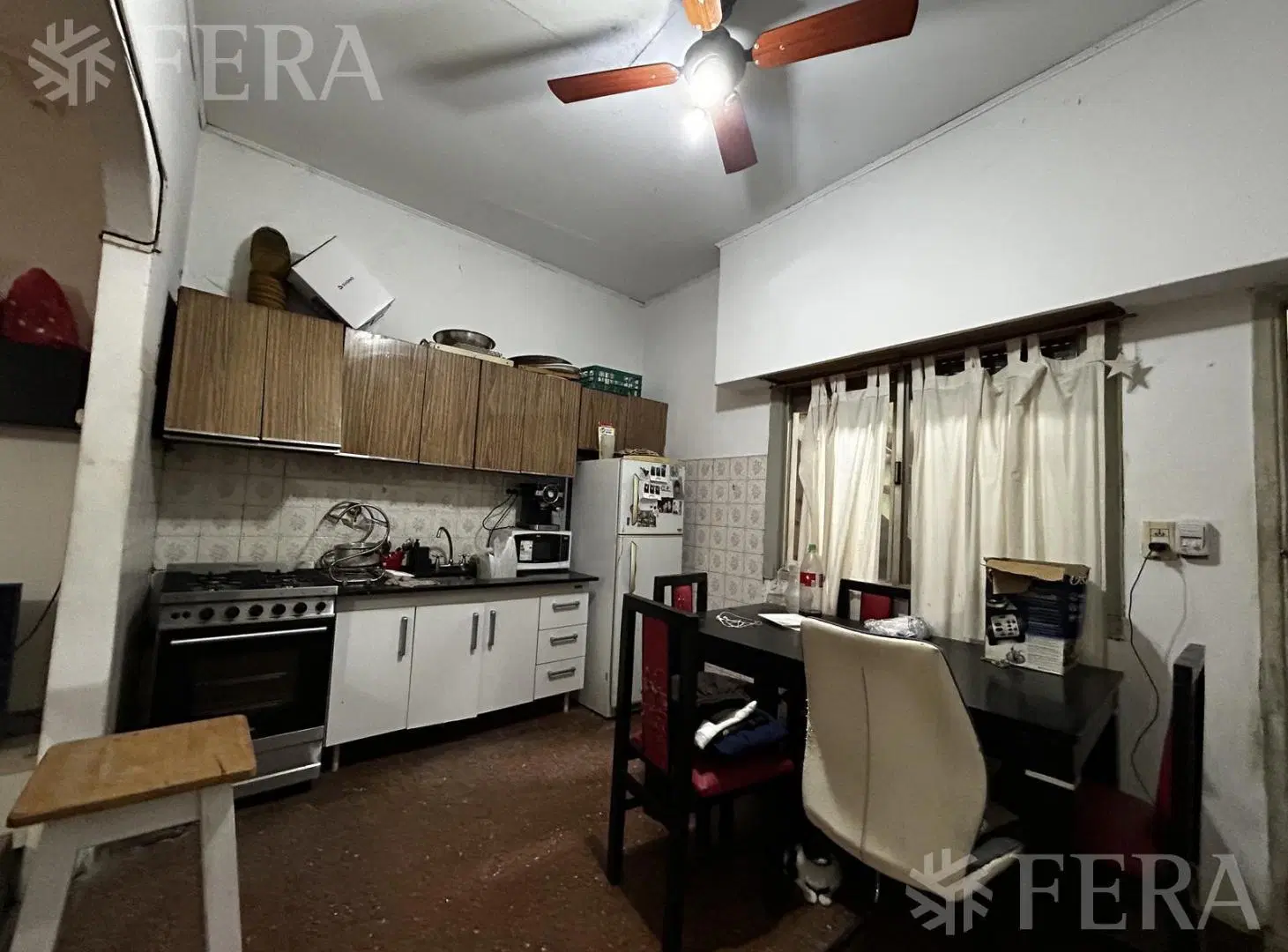 Venta Casa 4 ambientes con cochera y patio en Wilde 4