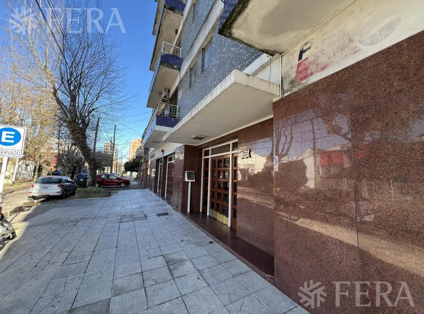 Venta departamento 2 ambientes con balcón en Wilde 3