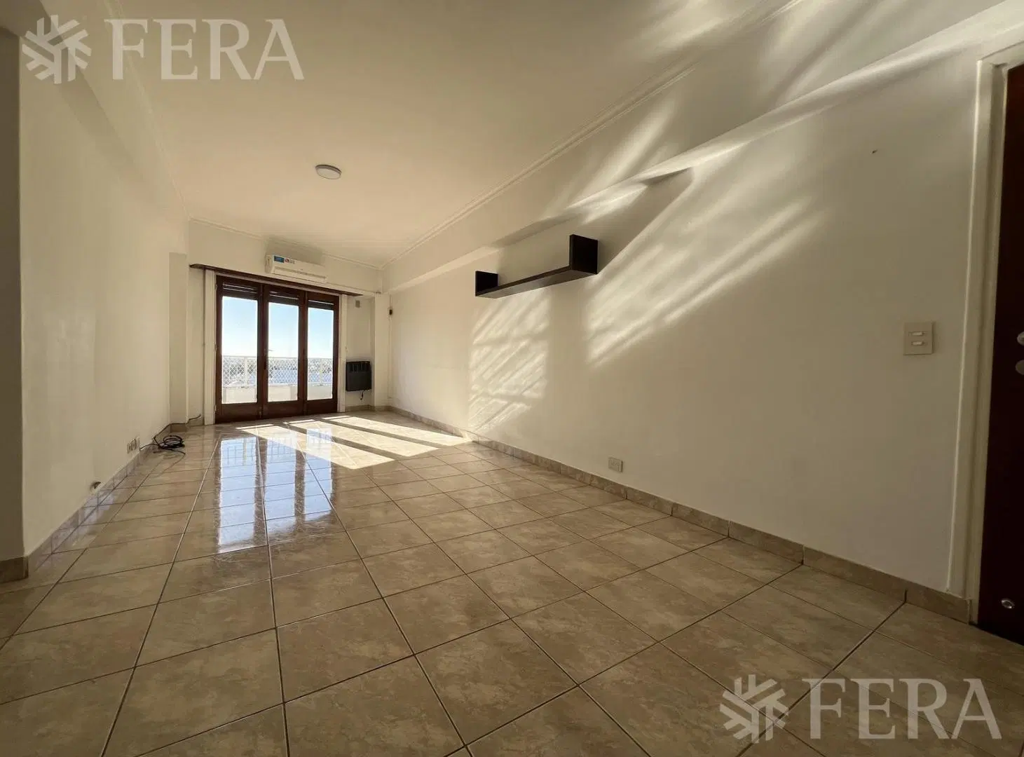 Venta departamento 2 ambientes con balcón en Wilde 4