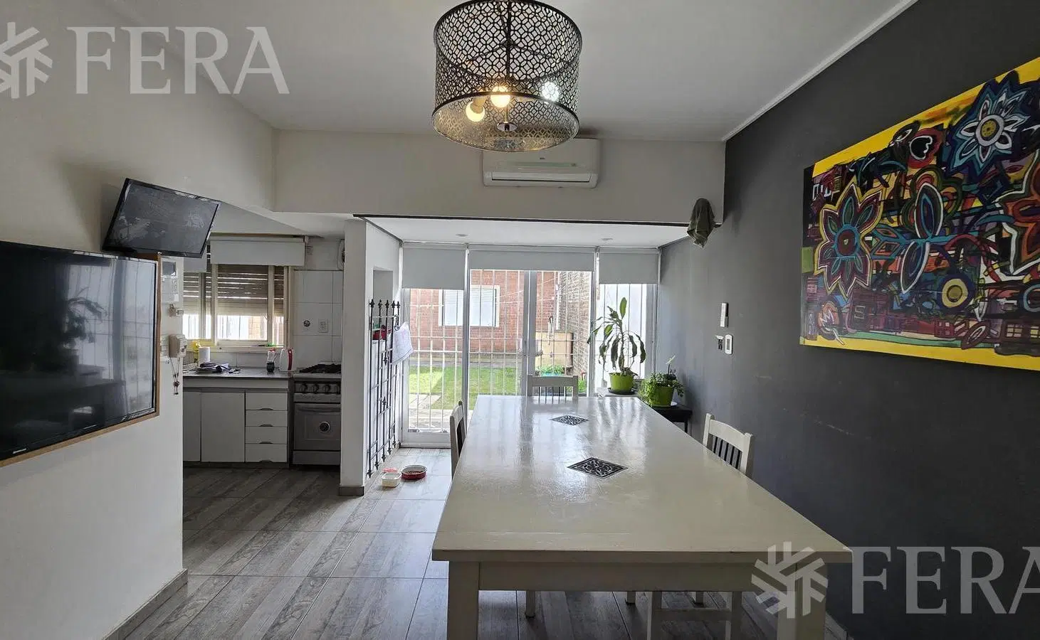 Venta casa 5 ambientes con cochera en Bernal Oeste 2