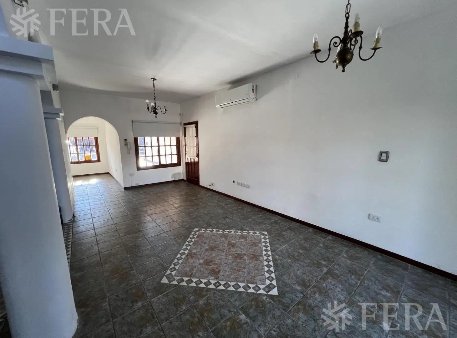 Venta Casa 3 ambientes con cochera, patio y parrilla en Quilmes 2